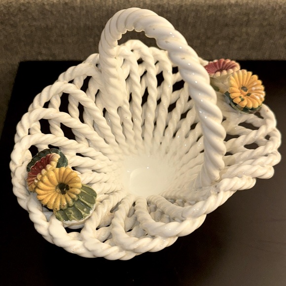 Vintage Porcelain Capodimonte Style White Open Lace Reticulated Rope Basket - Picture 2 of 8